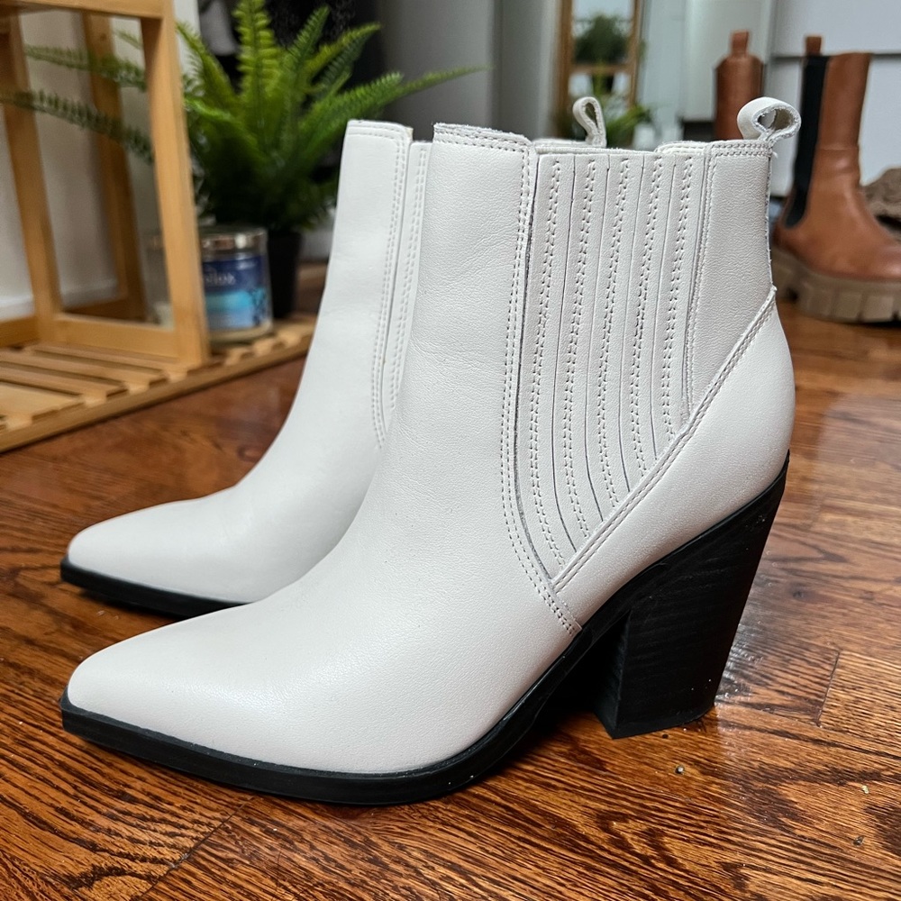 White Pointed Heeled Boot